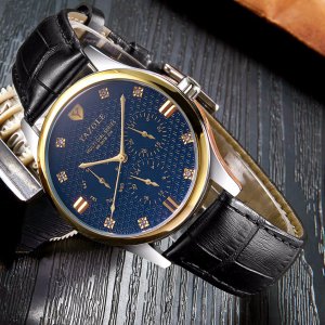 374 Classical Calendar Quartz Watch Luxury Wrist Watch for Men